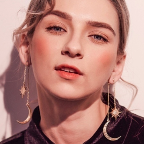 Jewelry - ✨ NWT Golden Celestial Moon Earrings✨